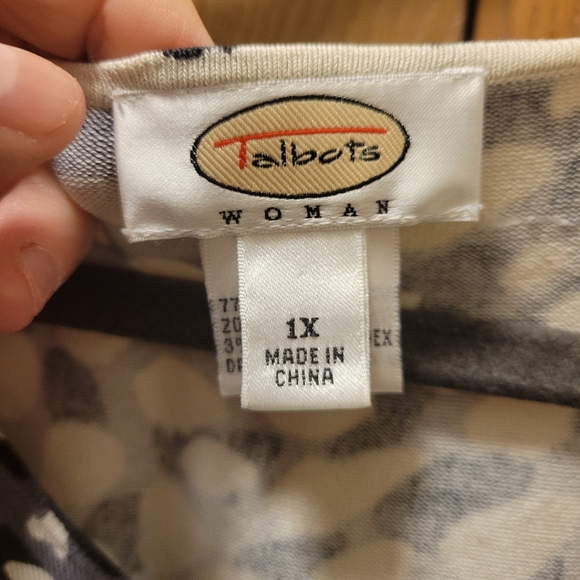 TALBOTS Lightweight Silk and Nylon Sweater (1X) - Picture 2 of 3